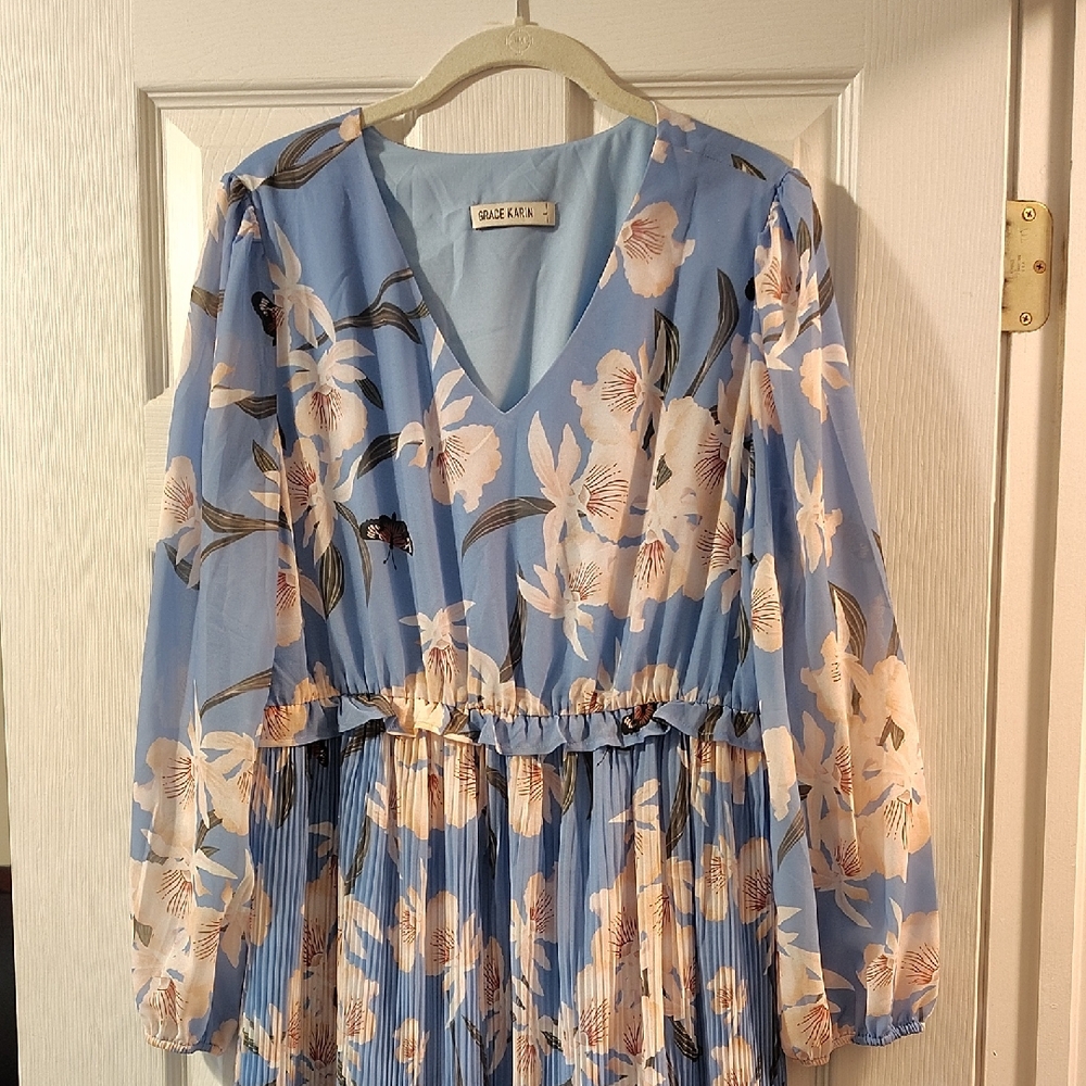 Blue Floral V-Neck Pleated Dress